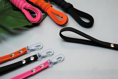 Bullyzei Leine gummiert 15mm x 1,2m mit Schlaufe, O-RING, Schweden Karabiner